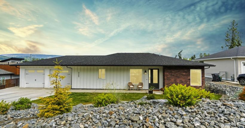 Armstrong BC Real Estate | 3580 Warner Avenue
